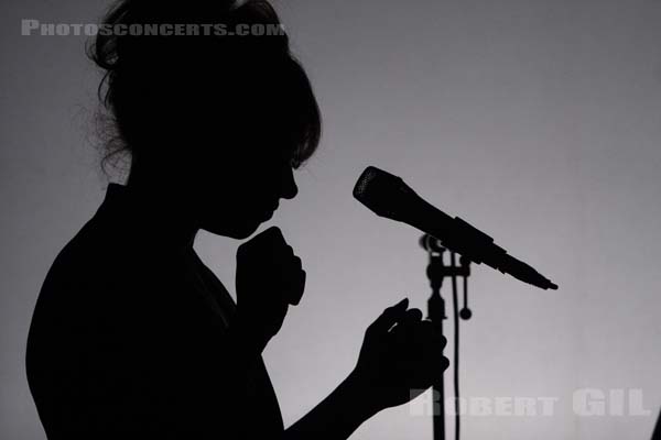 EMILY LOIZEAU - 2006-03-17 - PARIS - La Comedia - 